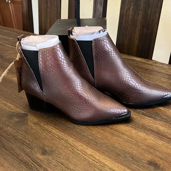 Seven7 Footwear Madison Python Pointed Bootie - Size 9 Black or 8 Copper - Picture 3 of 14